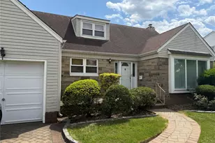 42 Lawrence St, New Hyde Park, NY 11040 - Photo 1