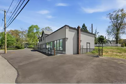 178 Richmond Boulevard, Ronkonkoma, NY 11779 - Photo 3
