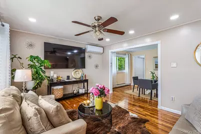 27 Stuyvesant Street, Huntington, NY 11743 - Photo 5