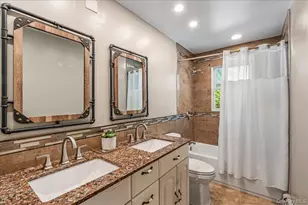 27 Stuyvesant St, Huntington, NY 11743 - Photo 13