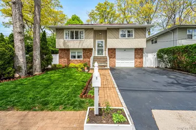 27 Stuyvesant Street, Huntington, NY 11743 - Photo 1