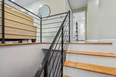 27 Stuyvesant Street, Huntington, NY 11743 - Photo 3