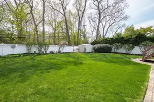 25 Fisher Rd, Commack, NY 11725 - Photo 19
