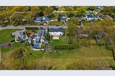 18 Pond Road, Holbrook, NY 11741 - Photo 41