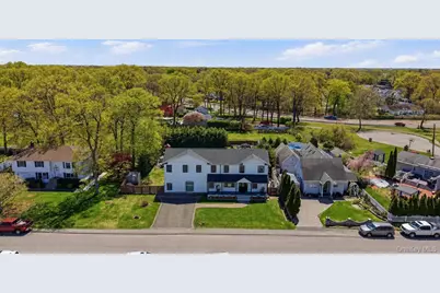 18 Pond Road, Holbrook, NY 11741 - Photo 43