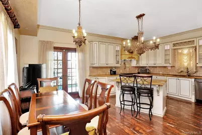 18631 Radnor Road, Jamaica, NY 11432 - Photo 7
