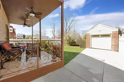 18631 Radnor Road, Jamaica, NY 11432 - Photo 3