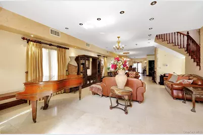 18631 Radnor Road, Jamaica, NY 11432 - Photo 9