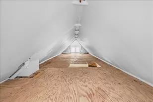 90-30 202th St, Hollis, NY 11423 - Photo 19