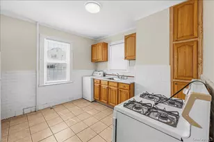 90-30 202th St, Hollis, NY 11423 - Photo 7