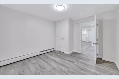 175 N 25th Street, Wheatley Heights, NY 11798 - Photo 29