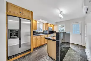 175 N 25th St, Wheatley Heights, NY 11798 - Photo 9