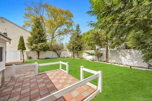 175 N 25th St, Wheatley Heights, NY 11798 - Photo 33