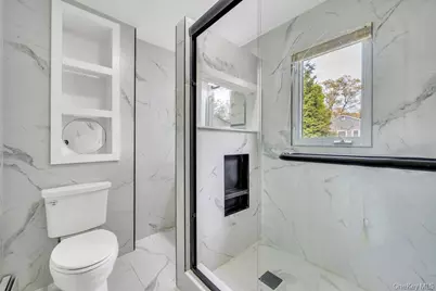 175 N 25th Street, Wheatley Heights, NY 11798 - Photo 17