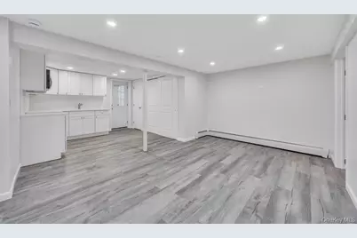 175 N 25th Street, Wheatley Heights, NY 11798 - Photo 23