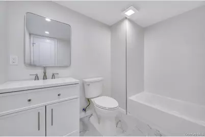 175 N 25th Street, Wheatley Heights, NY 11798 - Photo 31