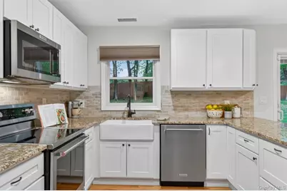 19 Scenic Drive, Poughkeepsie, NY 12603 - Photo 3