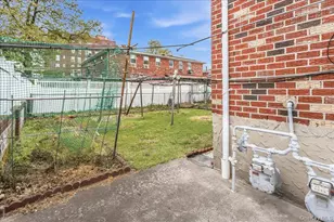 89-50 Pontiac St, Queens Village, NY 11427 - Photo 27
