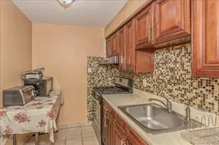 89-50 Pontiac St, Queens Village, NY 11427 - Photo 21