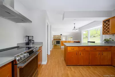 25 Hudson Drive, Hyde Park, NY 12538 - Photo 11