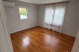 37 Bainbridge Ave, Melville, NY 11747 - Photo 5