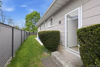 117 Woodside Avenue, Freeport, NY 11520 - Photo 5