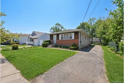 117 Woodside Avenue, Freeport, NY 11520 - Photo 3