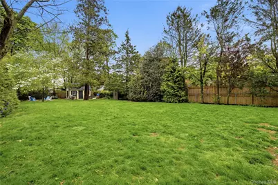 26 Chestnut Street, Glen Cove, NY 11542 - Photo 31