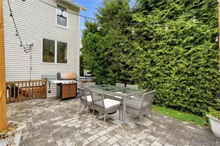 26 Chestnut St, Glen Cove, NY 11542 - Photo 29
