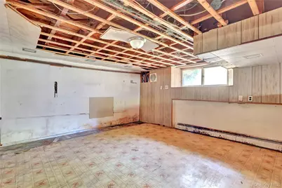 11 5th Avenue S, Huntington Station, NY 11746 - Photo 17