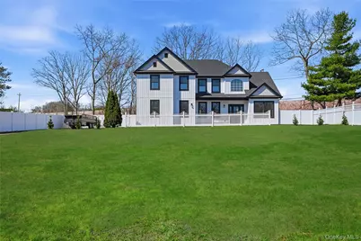 112 S Hillside Avenue, Nesconset, NY 11767 - Photo 5