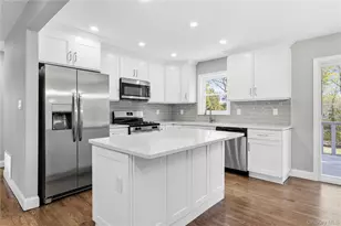 49 Sandy Hollow Dr, Smithtown, NY 11787 - Photo 9
