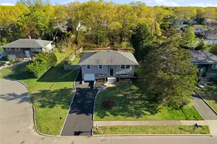49 Sandy Hollow Dr, Smithtown, NY 11787 - Photo 27