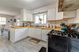 85 E 23rd St, Huntington Station, NY 11746 - Photo 9