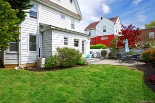 12 Belleview Ave, Port Washington, NY 11050 - Photo 29