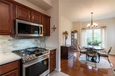 29 Aveonis Court, Fishkill, NY 12524 - Photo 11