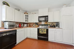 16 Brian Ct, Northport, NY 11768 - Photo 11