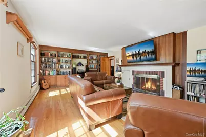 16 Brian Court, Northport, NY 11768 - Photo 5