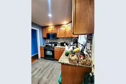 301 Pennsylvania Avenue, Roosevelt, NY 11575 - Photo 5