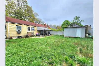 301 Pennsylvania Avenue, Roosevelt, NY 11575 - Photo 13