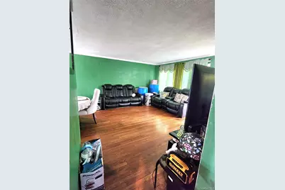 301 Pennsylvania Avenue, Roosevelt, NY 11575 - Photo 3