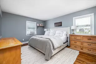 33 Rodney Pl, Rockville Centre, NY 11570 - Photo 15