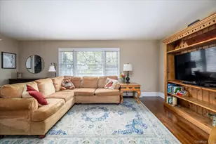 33 Rodney Pl, Rockville Centre, NY 11570 - Photo 5