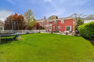 33 Rodney Pl, Rockville Centre, NY 11570 - Photo 23
