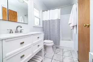 33 Rodney Pl, Rockville Centre, NY 11570 - Photo 17