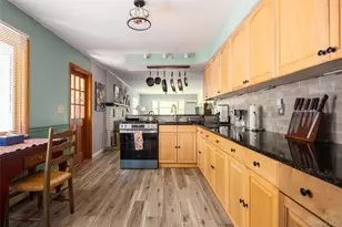 195 Sound Beach Blvd, Sound Beach, NY 11789 - Photo 11