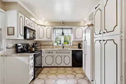 56 Wood Avenue, Amityville, NY 11701 - Photo 11