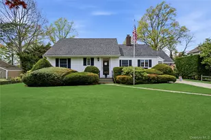 56 Wood Ave, Amityville, NY 11701 - Photo 3