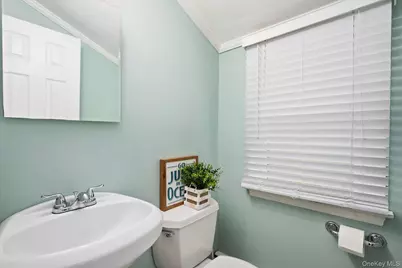 38 Arista Drive, Dix Hills, NY 11746 - Photo 17