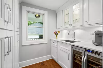 20 Elk Avenue, New Rochelle, NY 10804 - Photo 17